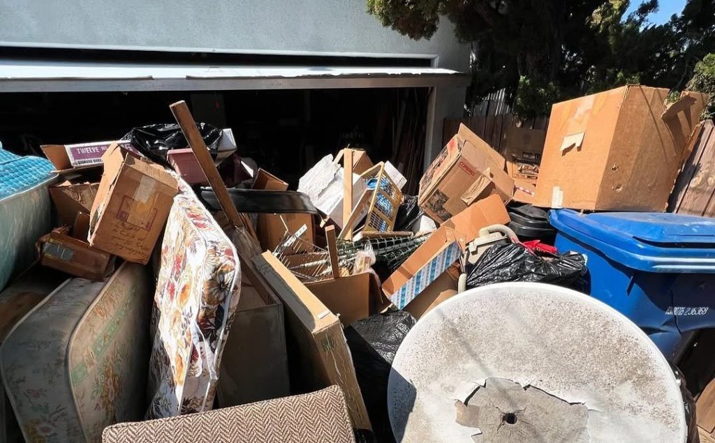 Residential junk removal los angeles ecowaste